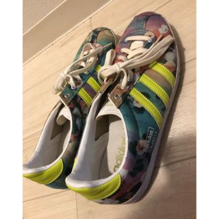 アディダス(adidas)のadidasスニーカー(スニーカー)