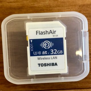 トウシバ(東芝)の東芝 FlashAir フラッシュエアー 32GB B 第4世代 W-04(その他)