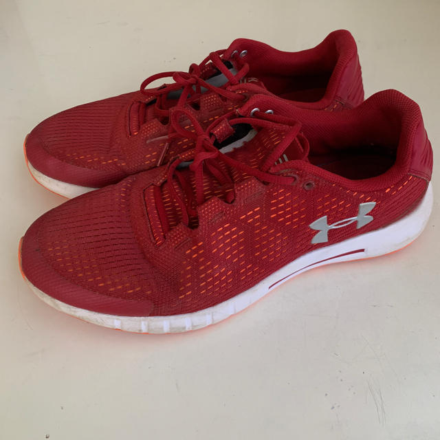 UNDER ARMOUR(アンダーアーマー)の売り切れました！UNDER ARMOUR ランニングシューズ 29cm メンズの靴/シューズ(スニーカー)の商品写真