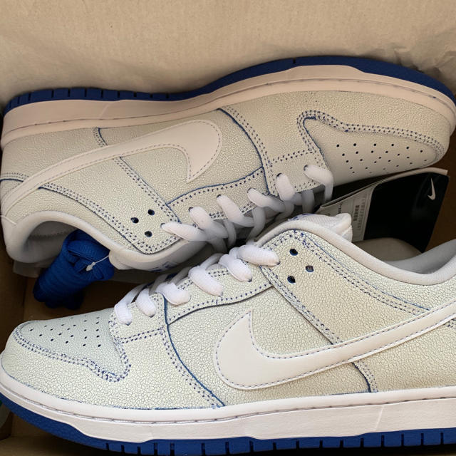 NIKE(ナイキ)のNIKE DUNK SB US9.5 メンズの靴/シューズ(スニーカー)の商品写真