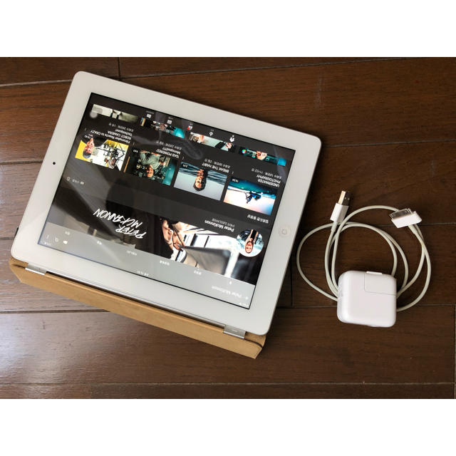 iPad 32GB (Retinaディスプレー第三世代)Wifiモデル シルバータブレット