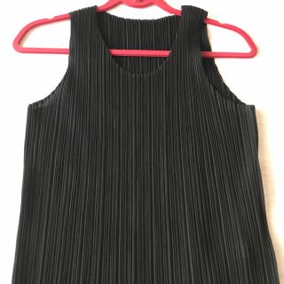 プリーツプリーズイッセイミヤケ(PLEATS PLEASE ISSEY MIYAKE)のプリーツプリーズ黒タンクトップ(ベスト/ジレ)