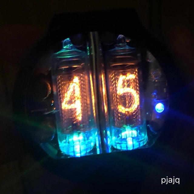 限定 ニキシー管 腕時計 Nixie Tube Watch 24Ｈ表示 人気 黒