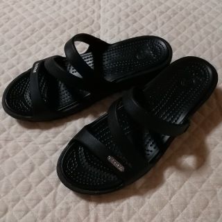 クロックス(crocs)のクロックス　サンダル(サンダル)