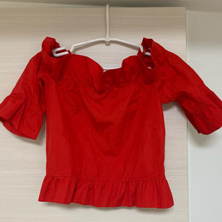 エイチアンドエム(H&M)の赤色トップス✰オフショルダー(カットソー(半袖/袖なし))