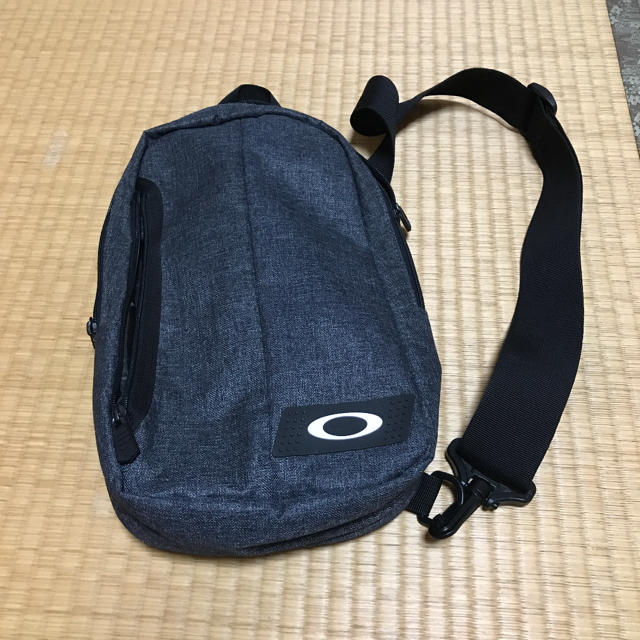 Oakley(オークリー)のらまる様専用  オークリー ボディバッグ  メンズのバッグ(ボディーバッグ)の商品写真