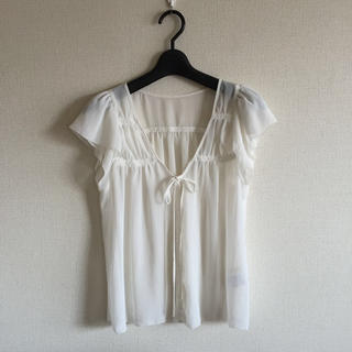 エフデ(ef-de)のエフデ♡オフホワイトのリボンシャツ(シャツ/ブラウス(半袖/袖なし))