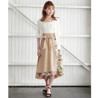 マジェスティックレゴン(MAJESTIC LEGON)のMAJESTIC LEGON☆新品♪スカーフ柄切替＊バックテールフレアスカート(ロングスカート)