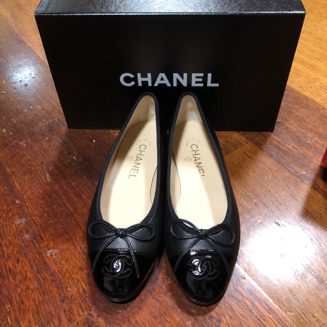 CHANEL(シャネル)のChanel レザー バレリーナ フラット シューズ 36 レディースの靴/シューズ(バレエシューズ)の商品写真