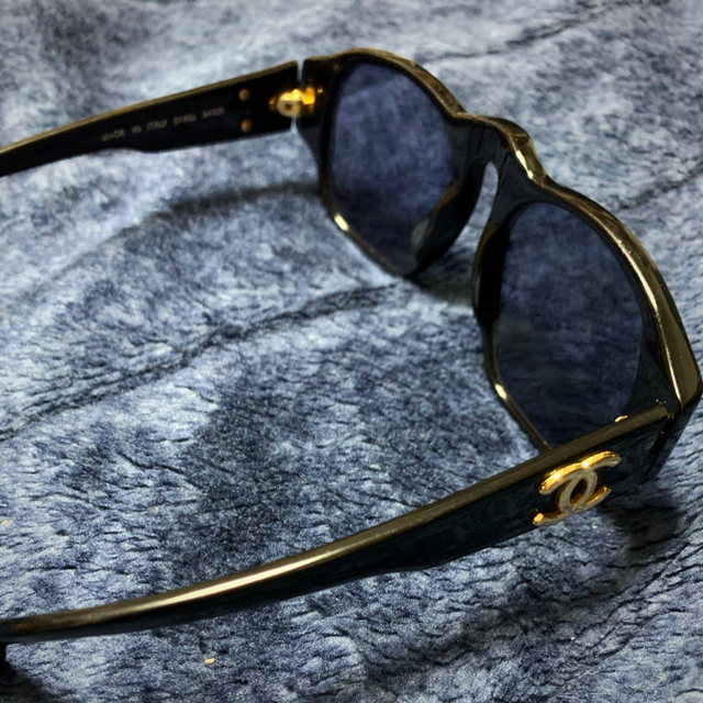 CHANEL(シャネル)のCHANEL　シャネル　サングラス　ブラック レディースのファッション小物(サングラス/メガネ)の商品写真
