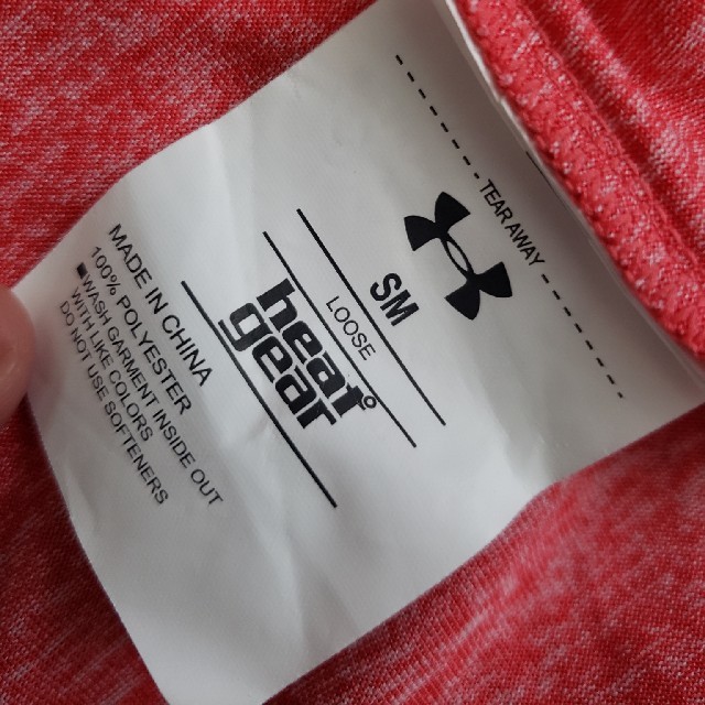 UNDER ARMOUR(アンダーアーマー)のUNDER ARMUOR Tシャツ未使用 レディースのトップス(Tシャツ(半袖/袖なし))の商品写真