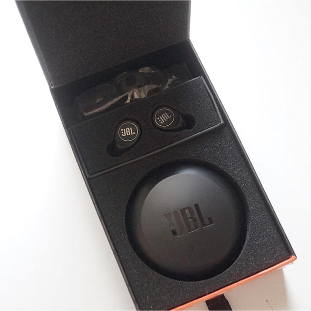 JBL free Bluetooth イヤホン