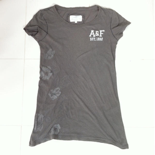 アバクロンビーアンドフィッチ(Abercrombie&Fitch)のアバクロ 花柄Tシャツ♡(Tシャツ(半袖/袖なし))