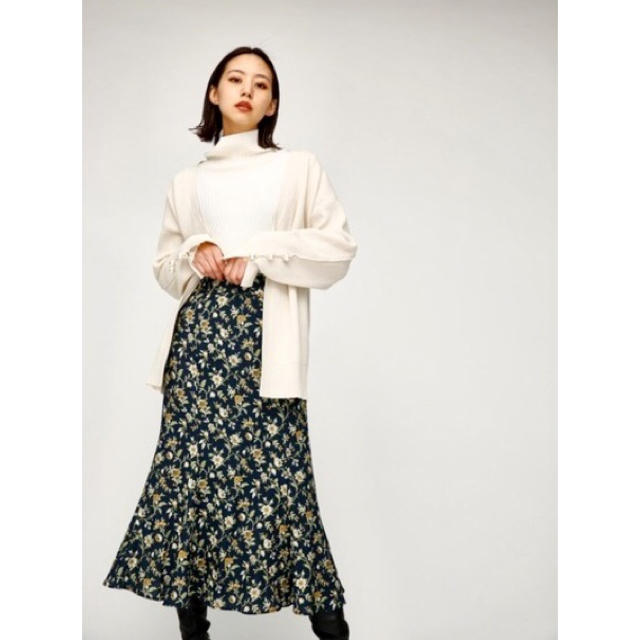 moussy(マウジー)のmoussy 花柄ロングスカート レディースのスカート(ロングスカート)の商品写真