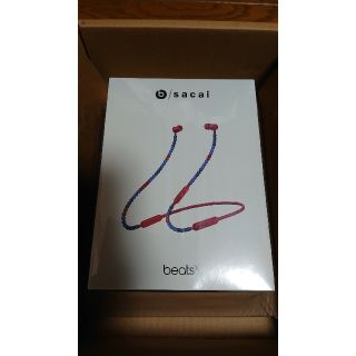 サカイ(sacai)のSacai BeatsX イヤフォン【 バーンレッド・新品未開封】(ヘッドフォン/イヤフォン)