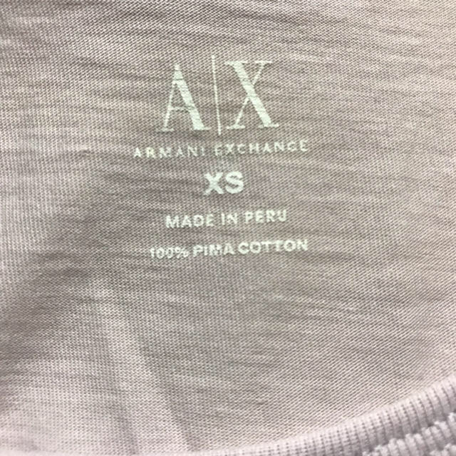 ARMANI EXCHANGE(アルマーニエクスチェンジ)のARMANI EXCHANGE メタルの飾りが素敵なTシャツ 9号サイズ レディースのトップス(Tシャツ(半袖/袖なし))の商品写真