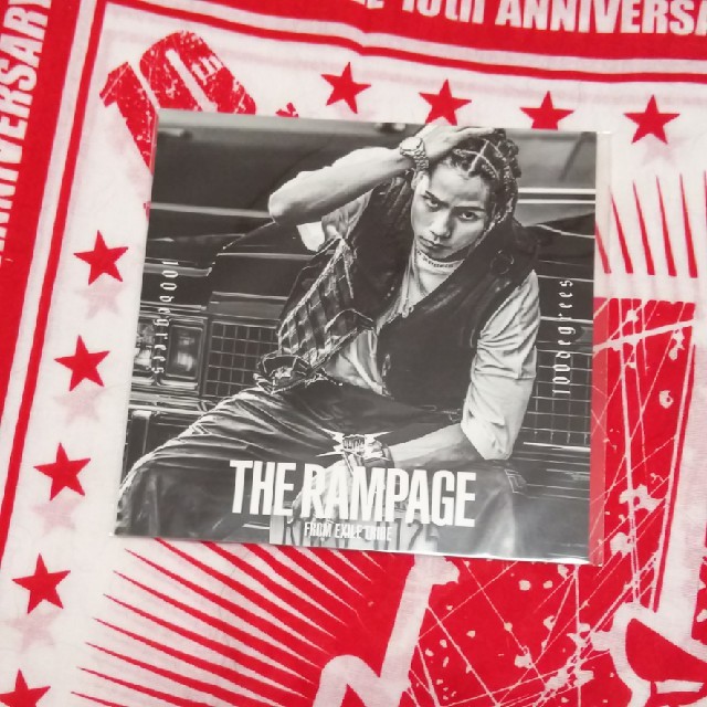 THE RAMPAGE(ザランページ)の神谷健太アザージャケット エンタメ/ホビーのタレントグッズ(ミュージシャン)の商品写真