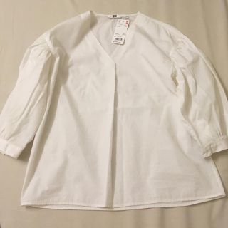 ユニクロ(UNIQLO)のユニクロ Vネックボリュームスリーブブラウス(シャツ/ブラウス(長袖/七分))