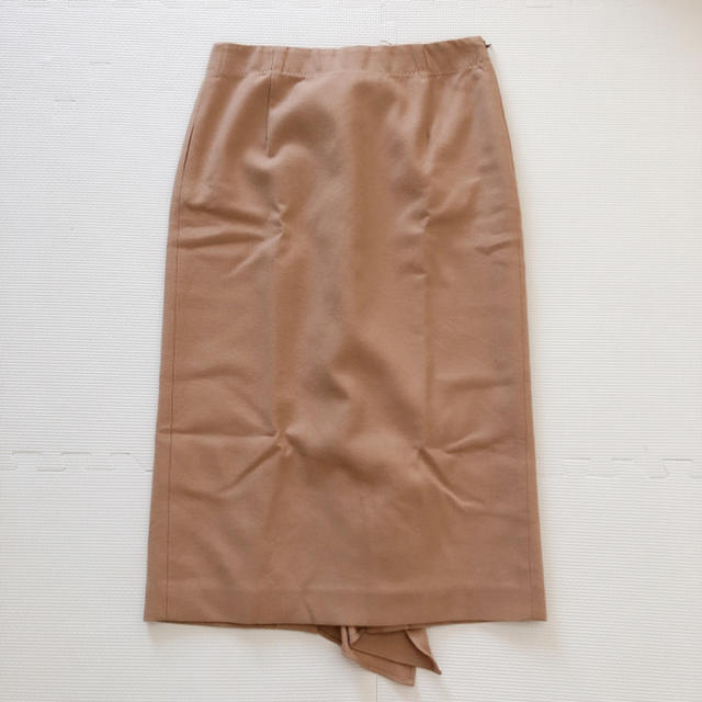 ADORE(アドーア)のADORE♡フラノストレッチバックラッフルタイトスカート レディースのスカート(ひざ丈スカート)の商品写真