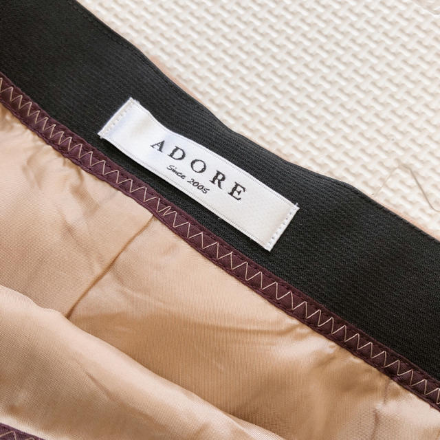 ADORE(アドーア)のADORE♡フラノストレッチバックラッフルタイトスカート レディースのスカート(ひざ丈スカート)の商品写真