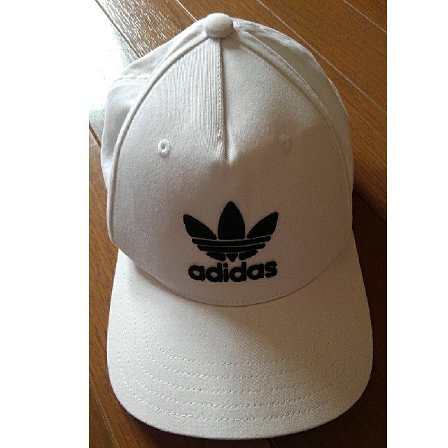 adidas(アディダス)の専用✩.*˚adidas アディダス キャップ 白 ホワイト レディースの帽子(キャップ)の商品写真