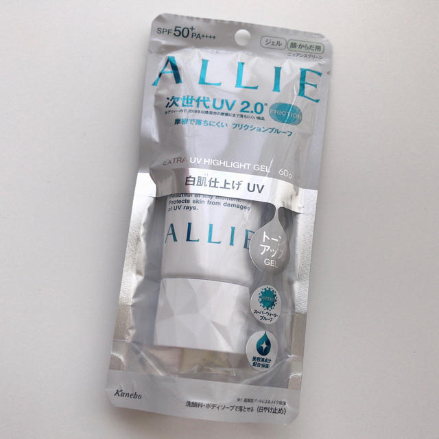 ALLIE(アリィー)のALLIE エクストラUV ハイライトジェル 60g コスメ/美容のボディケア(日焼け止め/サンオイル)の商品写真