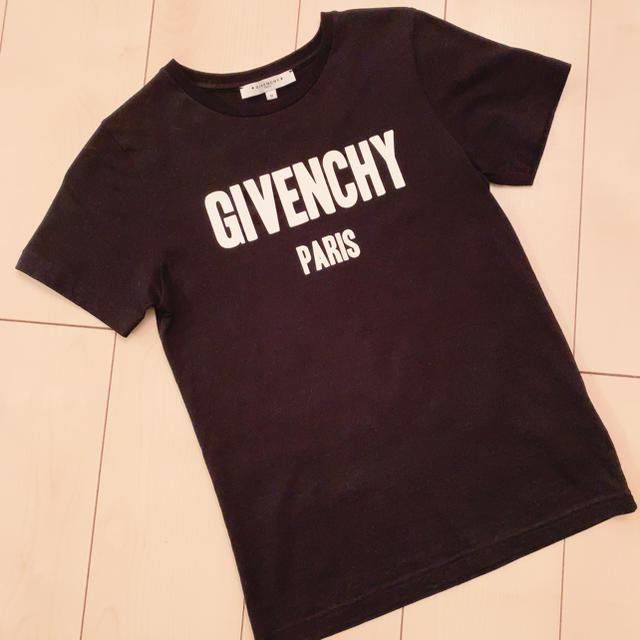 GIVENCHY(ジバンシィ)のGIVENCHY♡Tシャツ レディースのトップス(Tシャツ(半袖/袖なし))の商品写真