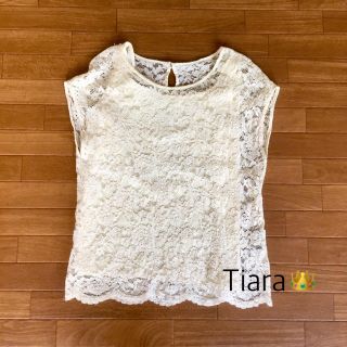 ティアラ(tiara)のtiara  レーストップス クリーム色(カットソー(半袖/袖なし))