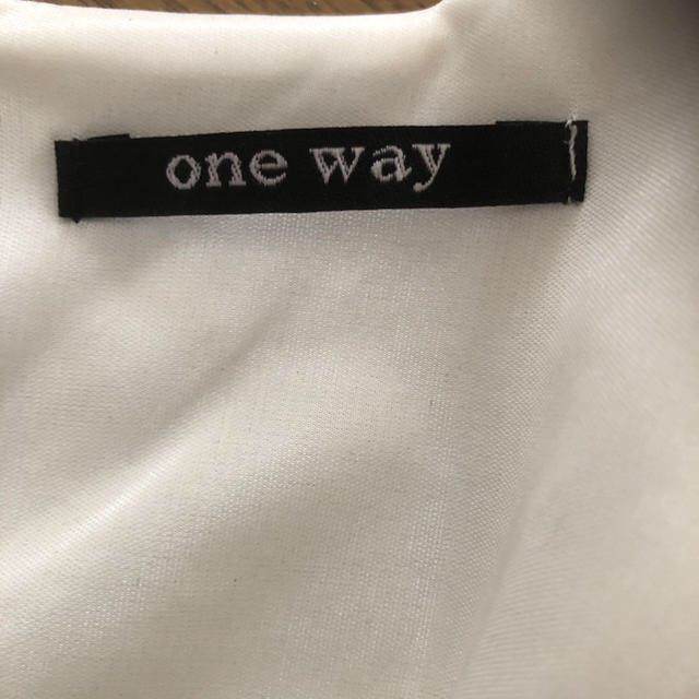 one*way(ワンウェイ)のone way  白ワンピース 美品 レディースのワンピース(ミニワンピース)の商品写真