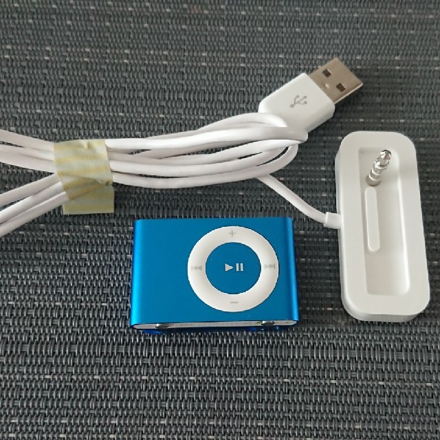 Apple(アップル)の【専用】Apple iPod シャッフル ブルー 1GB スマホ/家電/カメラのオーディオ機器(ポータブルプレーヤー)の商品写真