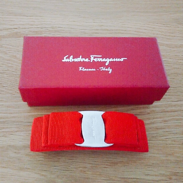 Salvatore Ferragamo(サルヴァトーレフェラガモ)のFerragamo バレッタ BOX付き♡ レディースのヘアアクセサリー(バレッタ/ヘアクリップ)の商品写真