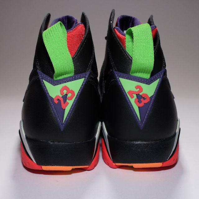 NIKE(ナイキ)のAIR JORDAN 7 マービン・ザ・マーシャン メンズの靴/シューズ(スニーカー)の商品写真