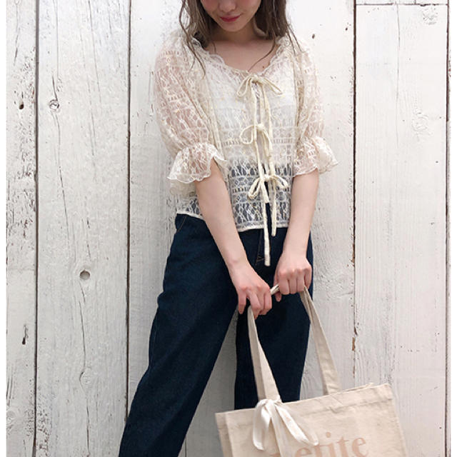 one after another NICE CLAUP(ワンアフターアナザーナイスクラップ)のナイスクラップ  【petite】ribbon blouse レディースのトップス(シャツ/ブラウス(半袖/袖なし))の商品写真