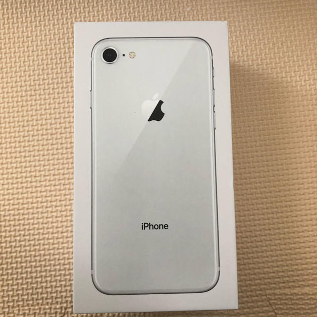 Apple(アップル)のiPhone8 スマホ/家電/カメラのスマートフォン/携帯電話(スマートフォン本体)の商品写真