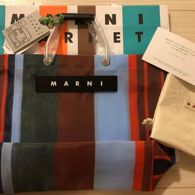 Marni(マルニ)の★新品★マルニMARNIストライプバッグ (ラッカーレッド) レディースのバッグ(トートバッグ)の商品写真