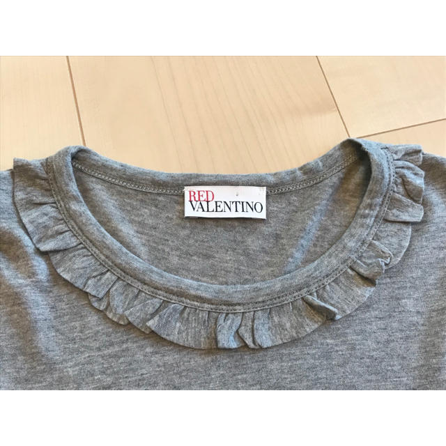 RED VALENTINO(レッドヴァレンティノ)のRED VALENTINO グレー Tシャツ レディースのトップス(Tシャツ(半袖/袖なし))の商品写真