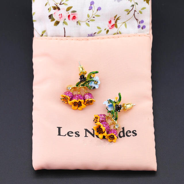 Les Nereides(レネレイド)のレネレイドフラワーピアス レディースのアクセサリー(ピアス)の商品写真