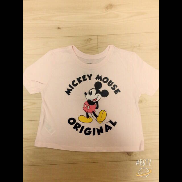 FOREVER 21(フォーエバートゥエンティーワン)のトップス レディースのトップス(Tシャツ(半袖/袖なし))の商品写真