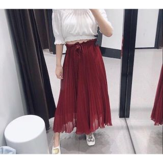 ザラ(ZARA)の20★秋先行 レッド ワイド プリーツ ワイドパンツ(カジュアルパンツ)