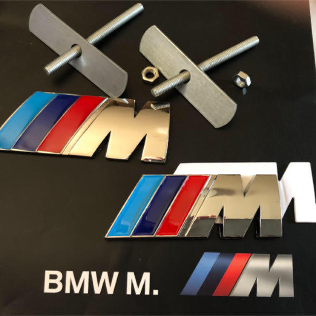 BMW(ビーエムダブリュー)のBMW Mロゴ 3Dメタル フロントグリルエンブレム&ステッカー セット 新品  自動車/バイクの自動車(車種別パーツ)の商品写真