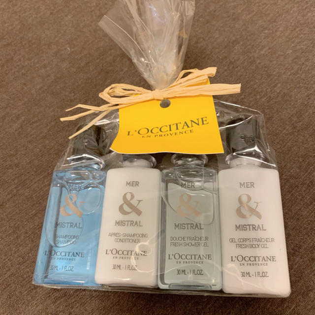 L'OCCITANE(ロクシタン)の【新品未使用】ロクシタン アメニティセット コスメ/美容のキット/セット(サンプル/トライアルキット)の商品写真