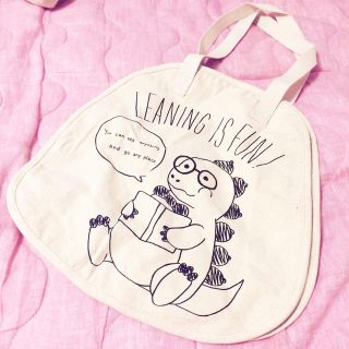 リベットアンドサージ(rivet & surge)の恐竜BAG♥︎♥︎(トートバッグ)