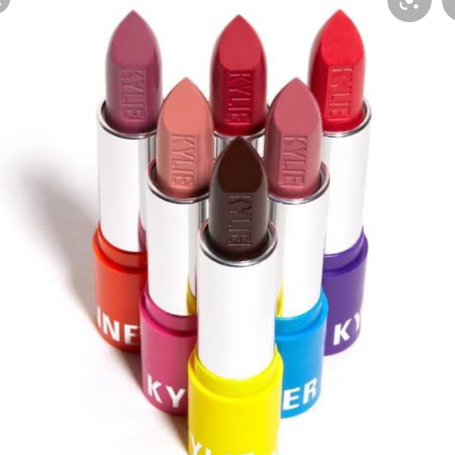 最終KYLIE JENNER Matte lipstick collection