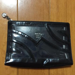 サルヴァトーレフェラガモ(Salvatore Ferragamo)の【お値引き】フェラガモ ポーチ 黒 イタリア製(ポーチ)