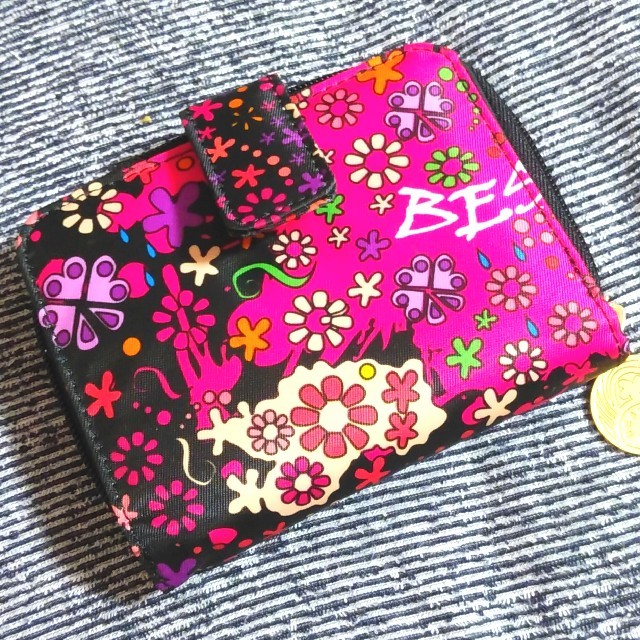 二つ折り財布 レディースのファッション小物(財布)の商品写真