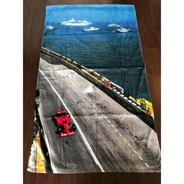 Supreme(シュプリーム)のsupremeシュプリームビーチタオルGrandPrixBeachTowel インテリア/住まい/日用品の日用品/生活雑貨/旅行(タオル/バス用品)の商品写真