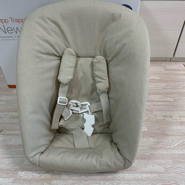 Stokke(ストッケ)のストッケ トリップトラップ STOKKE TRIPTRAP ニューボーン セット キッズ/ベビー/マタニティの授乳/お食事用品(その他)の商品写真