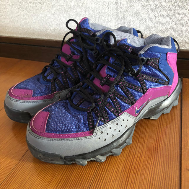 NIKE(ナイキ)のNIKE TAKAO MID 308758-400 トレッキング 26cm メンズの靴/シューズ(スニーカー)の商品写真