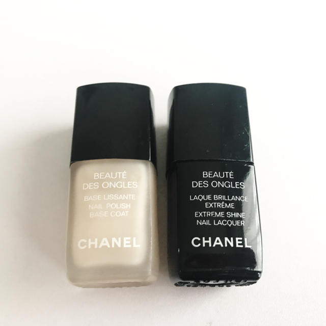 CHANEL(シャネル)のシャネル☆ベースコート トップコート 2本セット☆ネイル マニキュア ヴェルニ コスメ/美容のネイル(ネイルトップコート/ベースコート)の商品写真