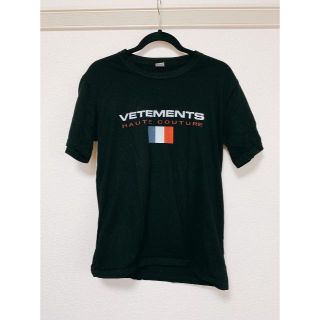 バレンシアガ(Balenciaga)のVETEMENTS Tシャツ　黒(Tシャツ/カットソー(半袖/袖なし))